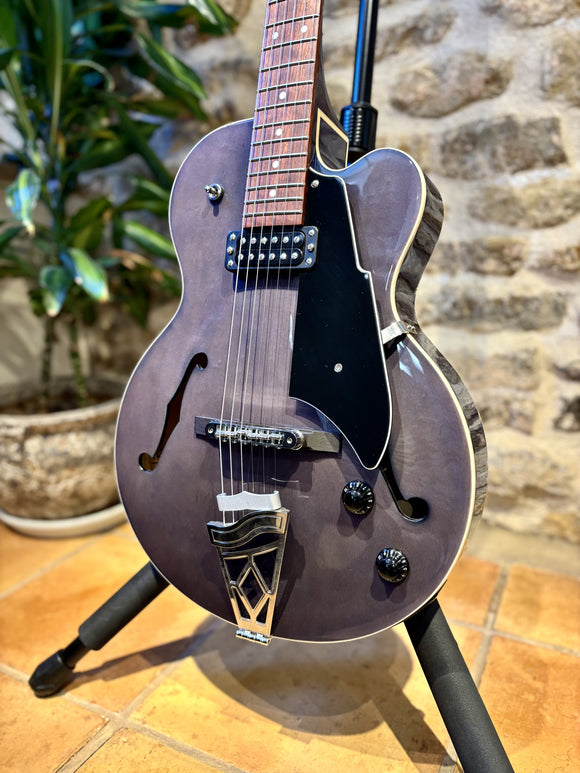 VOX Giulietta VGA-3D Archtop Guitar with AREOS-D Digital Modelling System - Trans Blue (Pre-owned)