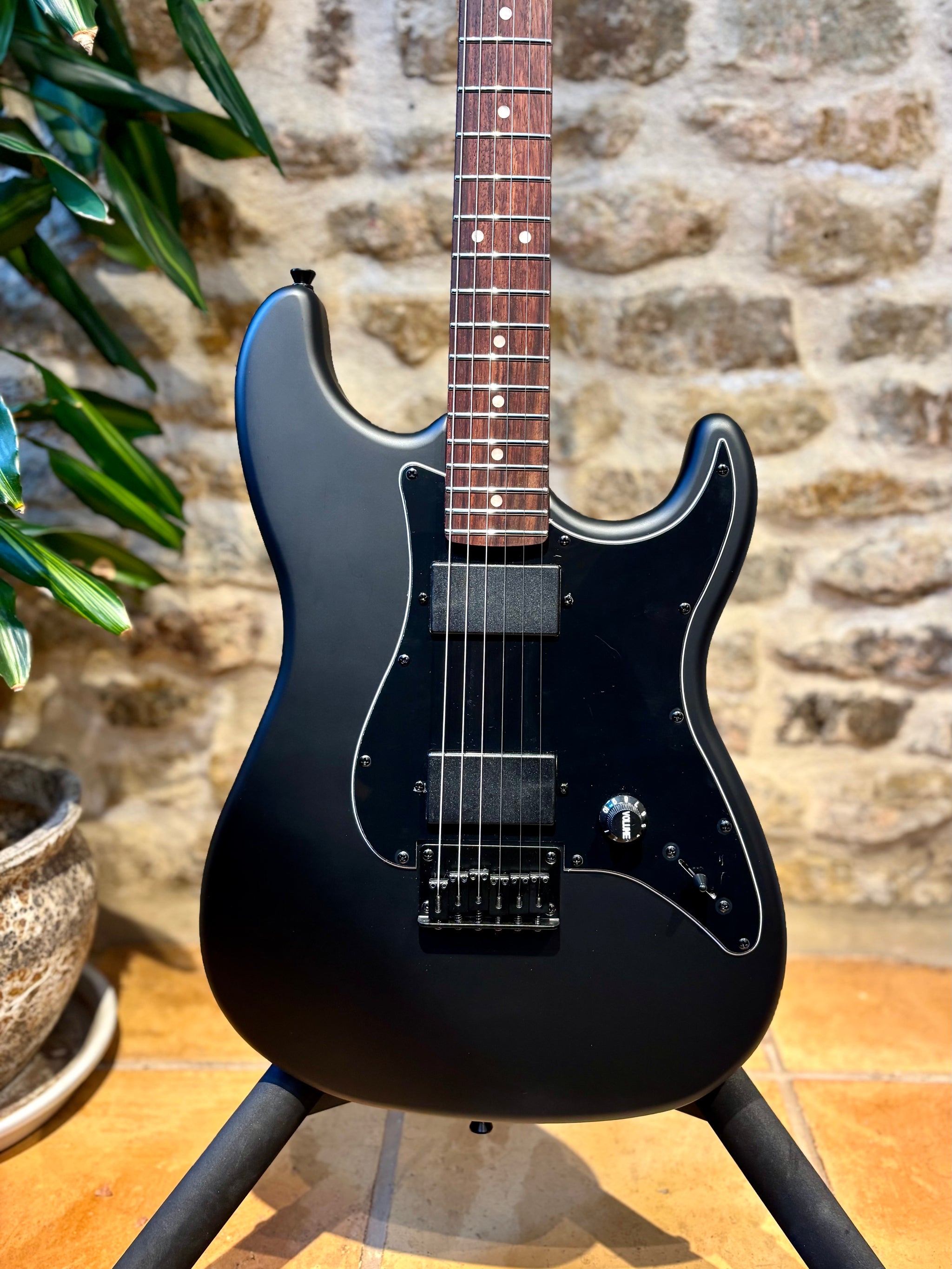 JET JS-400 MBK R - Matt Black – Moonflower Guitars Ltd